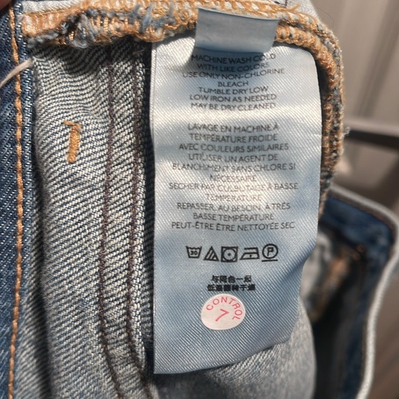 We The Free “Maggie” mid rise medium wash 5 pocket button fly denim jean 25 - Picture 4 of 4